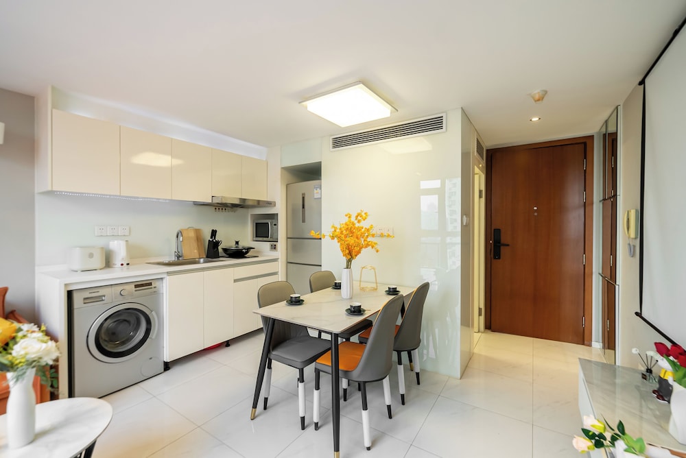 Shanghai Hills & Wanye Prime Stay