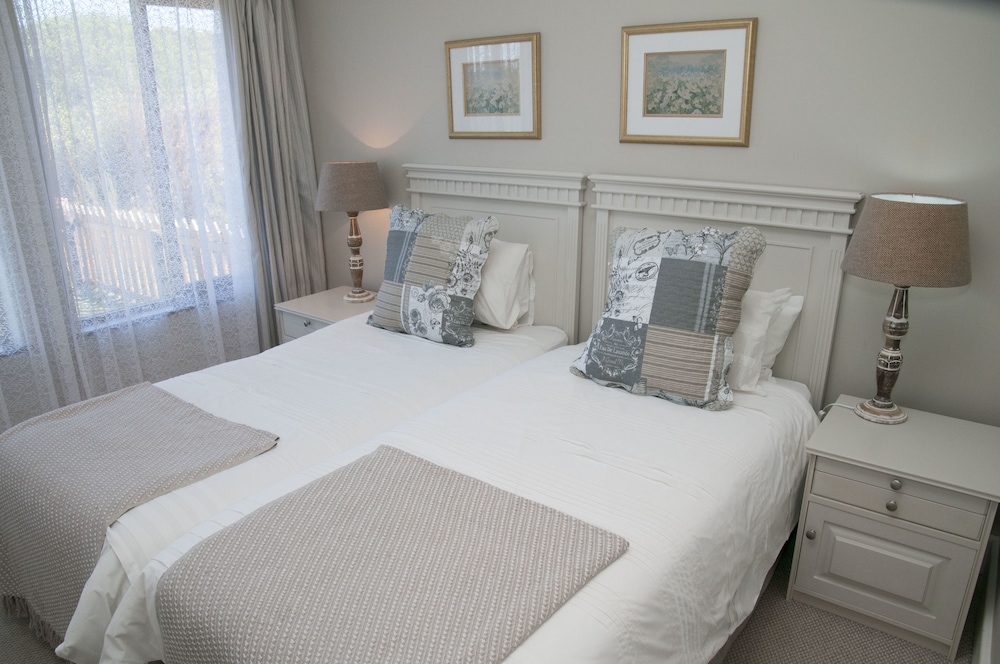 Villa 4 view 3