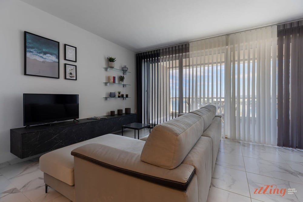 A Stunning Apartment With Spectacular sea Views photo 4