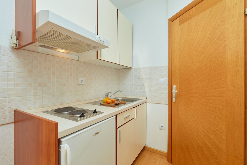 Apartments Zelic Tucepi