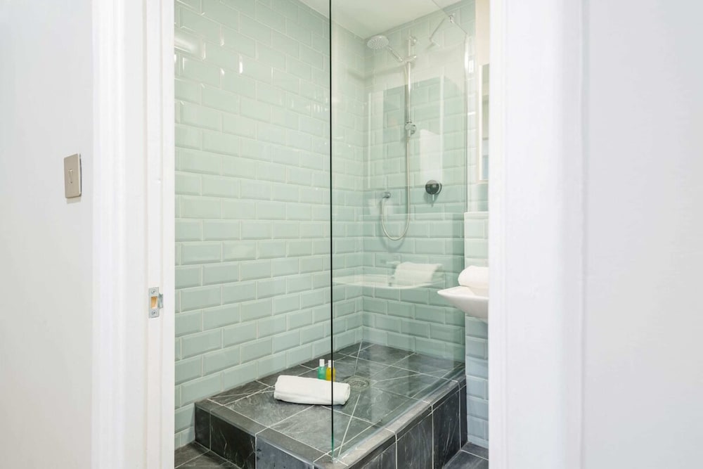 Modern 3 Bedroom Apartment in Holborn
