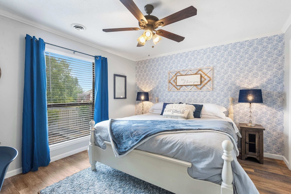 Blue Royale Retreat - Condo for 6