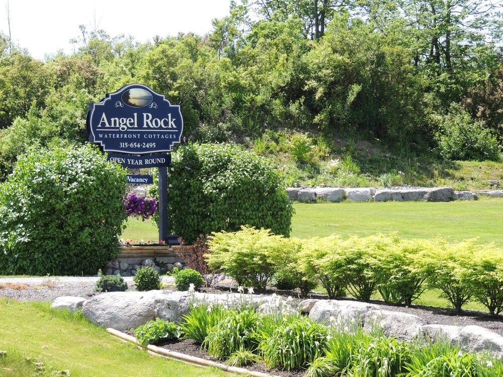 Angel Rock Waterfront Cottages and Vacation Homes