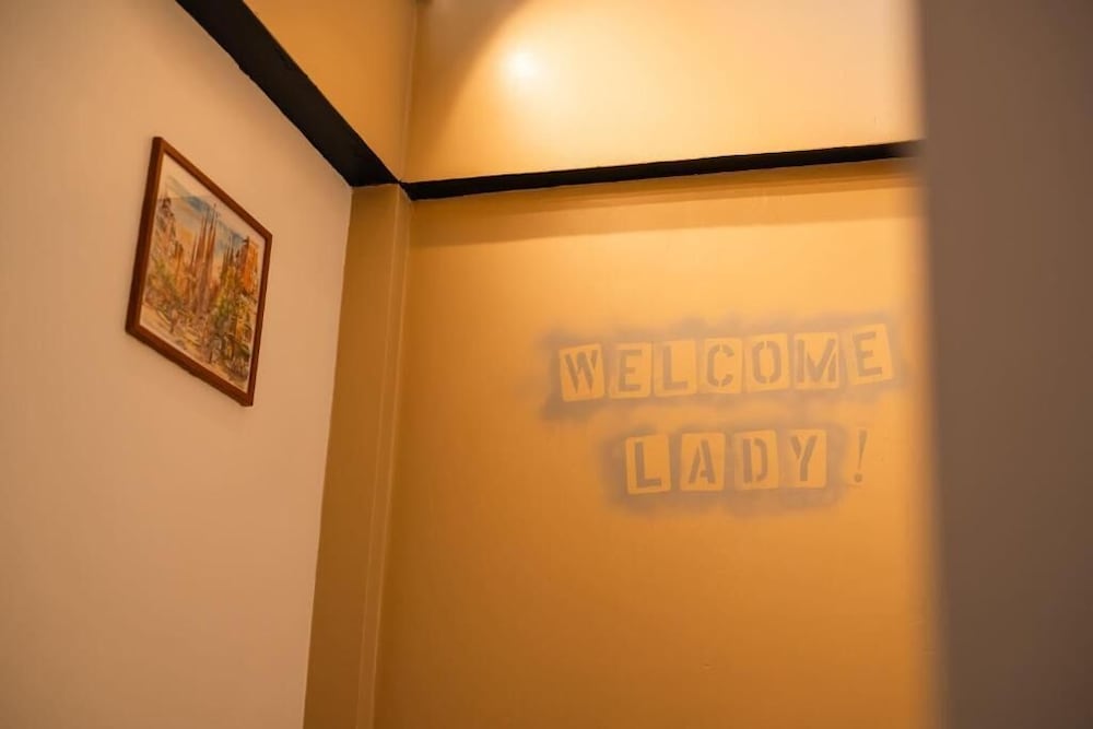 Sweett Lemon Hostel