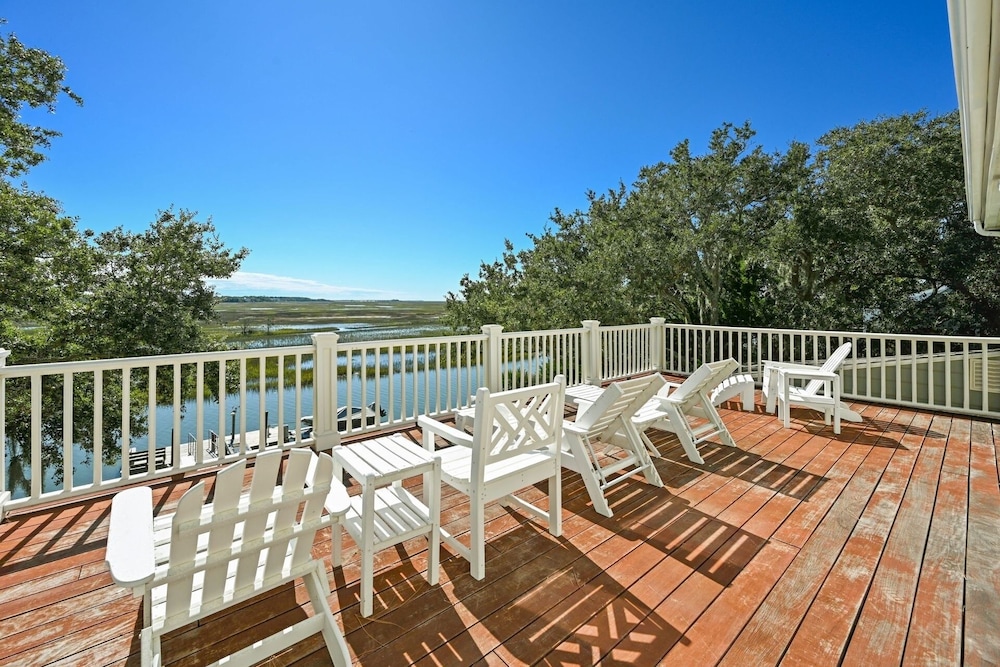 Secluded Creekfront Home 5 Bedroom Home by Peace Vacations