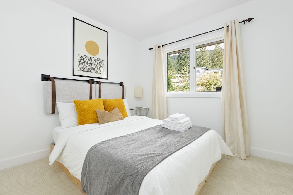 1202 Wellington Dr view 5