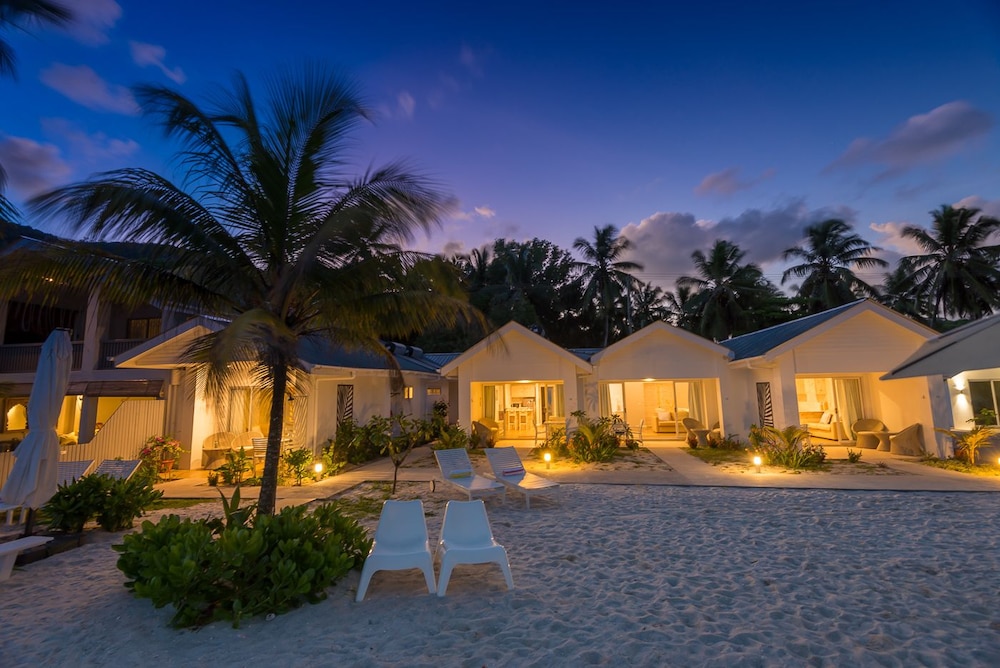 Le Nautique Luxury Beachfront Apartments