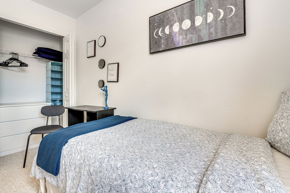 10 Mi to Disney World: Townhome w/ Community Pool!