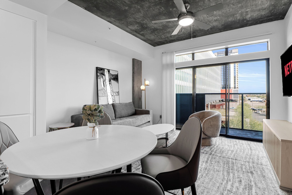 Phoenix Urban Luxury Escape
