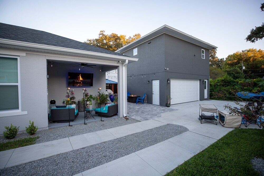 Brand New Modern Pet Friendly Zen Home W/ Private Home Theater & Hot Tub! 2 Bedroom Home by RedAwning