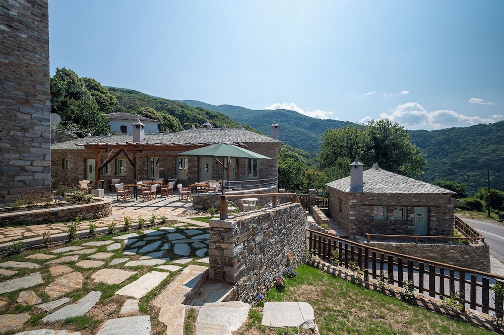 Nostos Country House