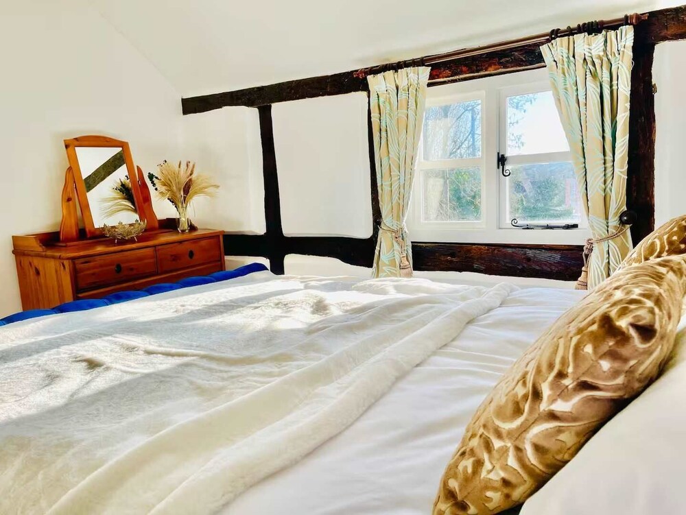 Host Stay Pool Cottage