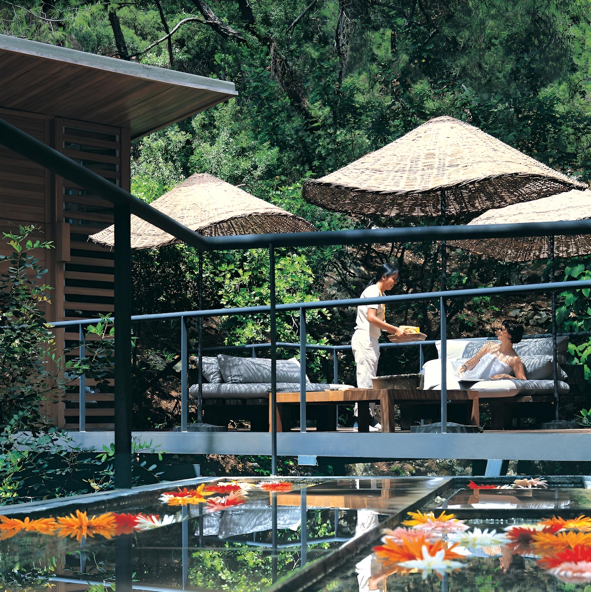 Hillside Beach Club 24