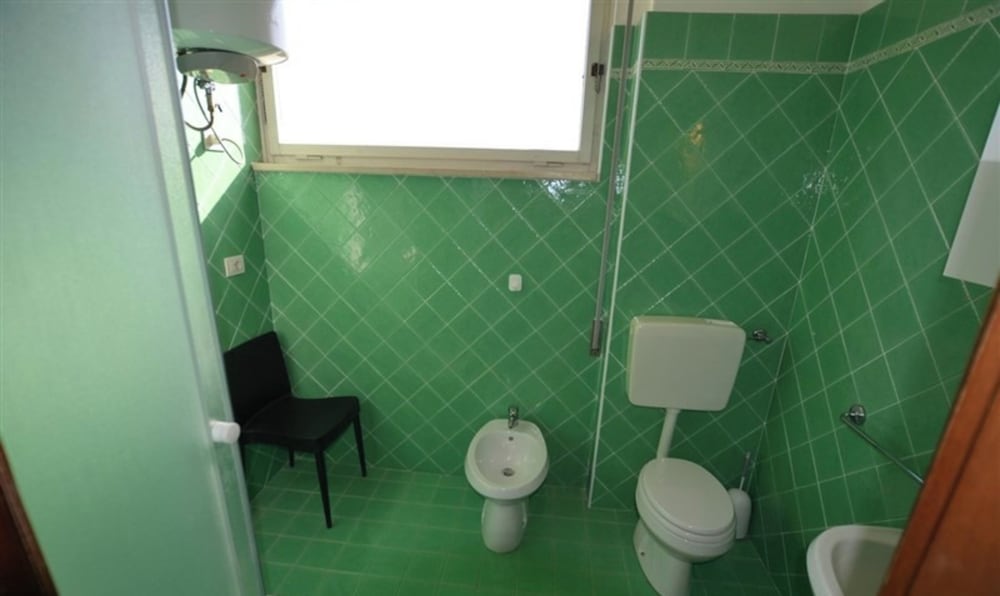 30 mt From the Beach in Lignano Pineta, Lovely Flat for 6 Guests