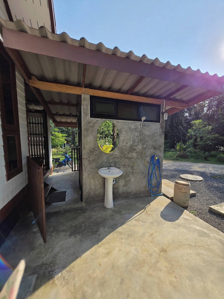 Peaceful Mountain Retreat in Ao Luek Tai