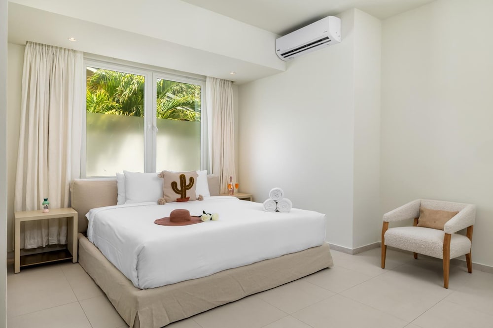 4 4 5 Rooftoppoolpingponggazebonear Ritz Beach