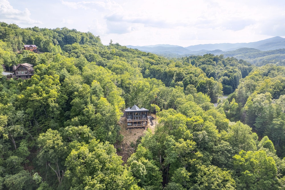 Golden Oaks Cabin 3 Bedroom Home