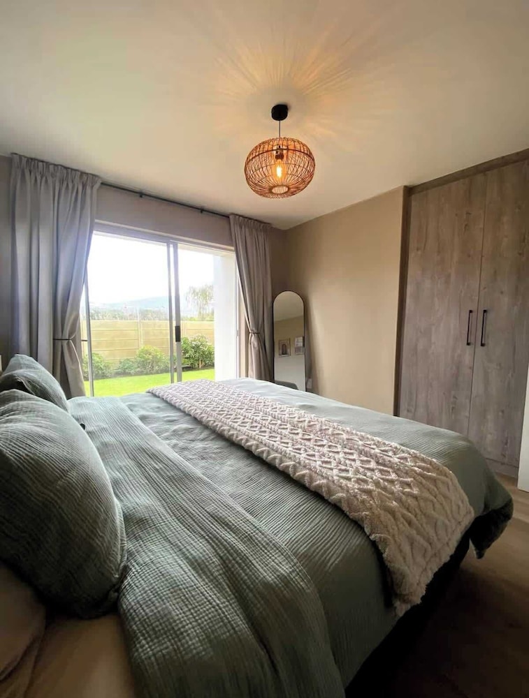 2 Bedroom Ground Floor Apartment Princess Beach Club Houtbay