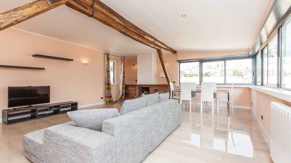 Rental in Rome Navona Penthouse