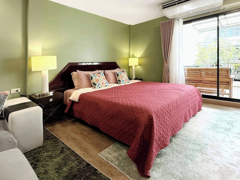 Stylish 3-bedroom Townhome in Heart of Bangkok
