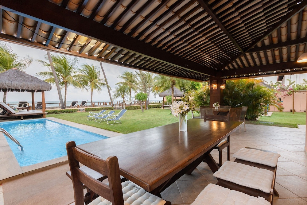 Casa Mar: Beachfront & Sea View by Carpediem