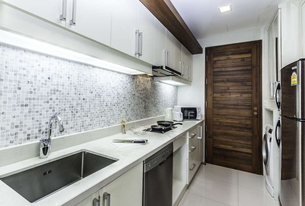 Q Kata Residence