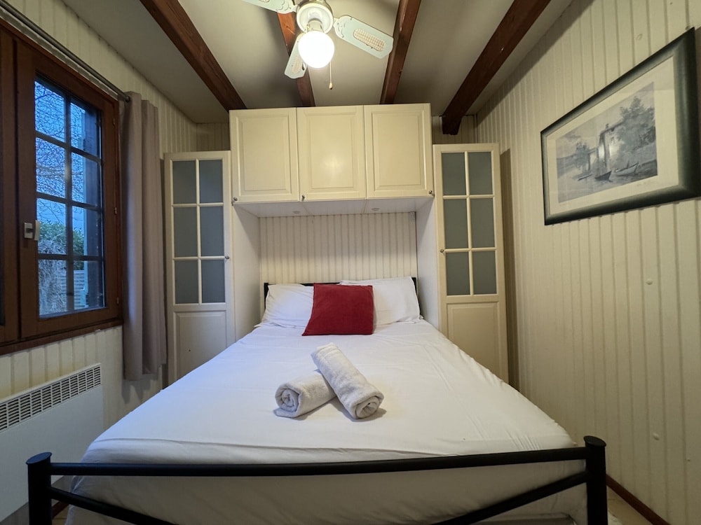 Chalet in Aubigne-racan With Pool & Garden
