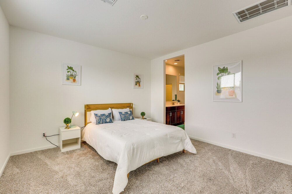 10 Mi to Spring Training: Phoenix Area Home