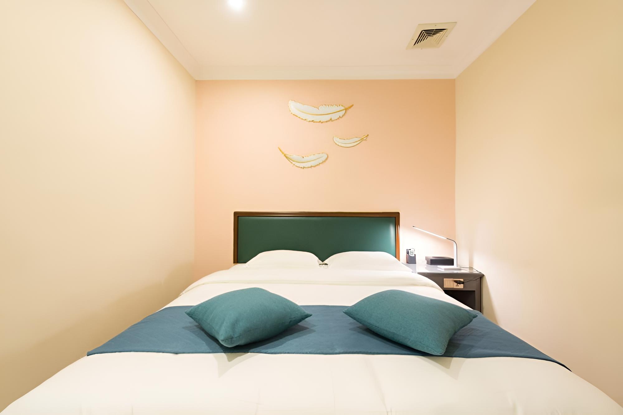 Huiyin Fashion Hotel