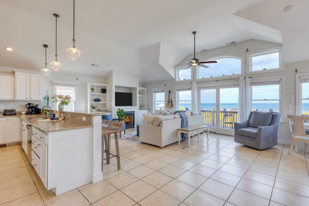 Sleeps 28 Beachfront w/ Pool, Hot Tub, Game Room Atlantic Watch by Avantstay