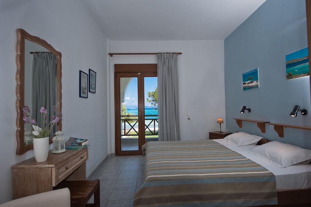 Kamares House Apartments & Studios