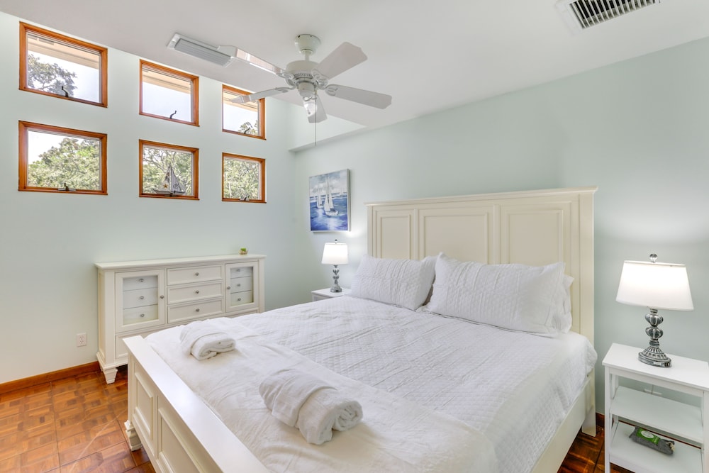 Private Beach + Dock: Waterfront Panacea Retreat! view 3