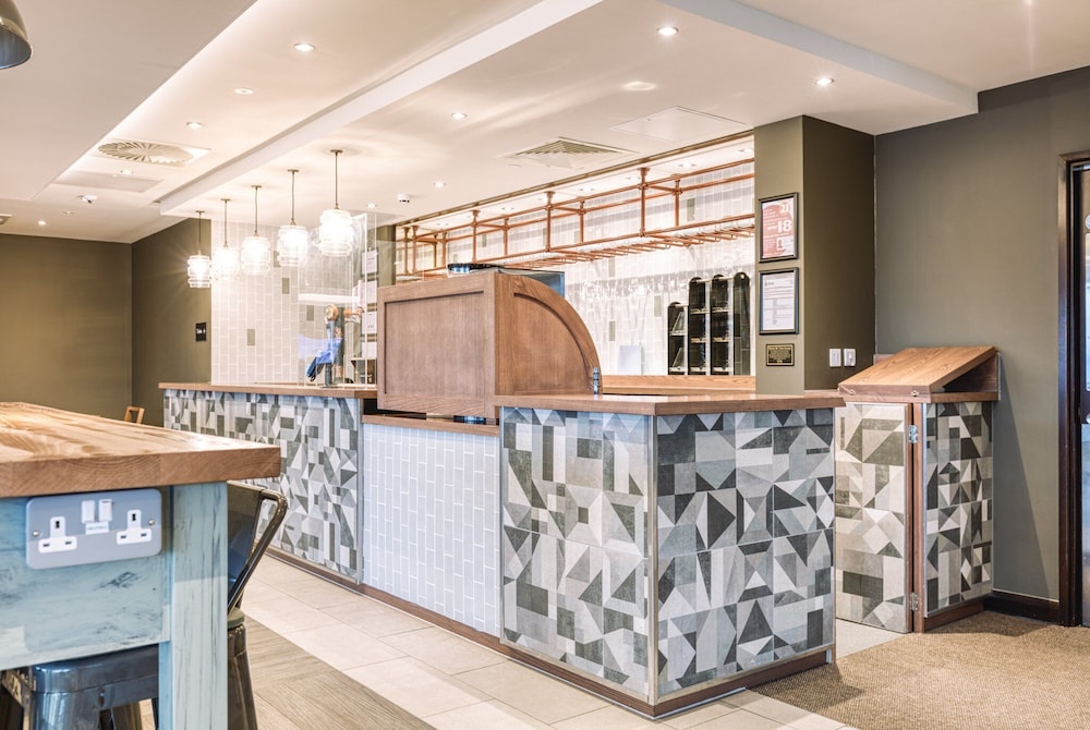 Premier Inn Wokingham Town Centre 2