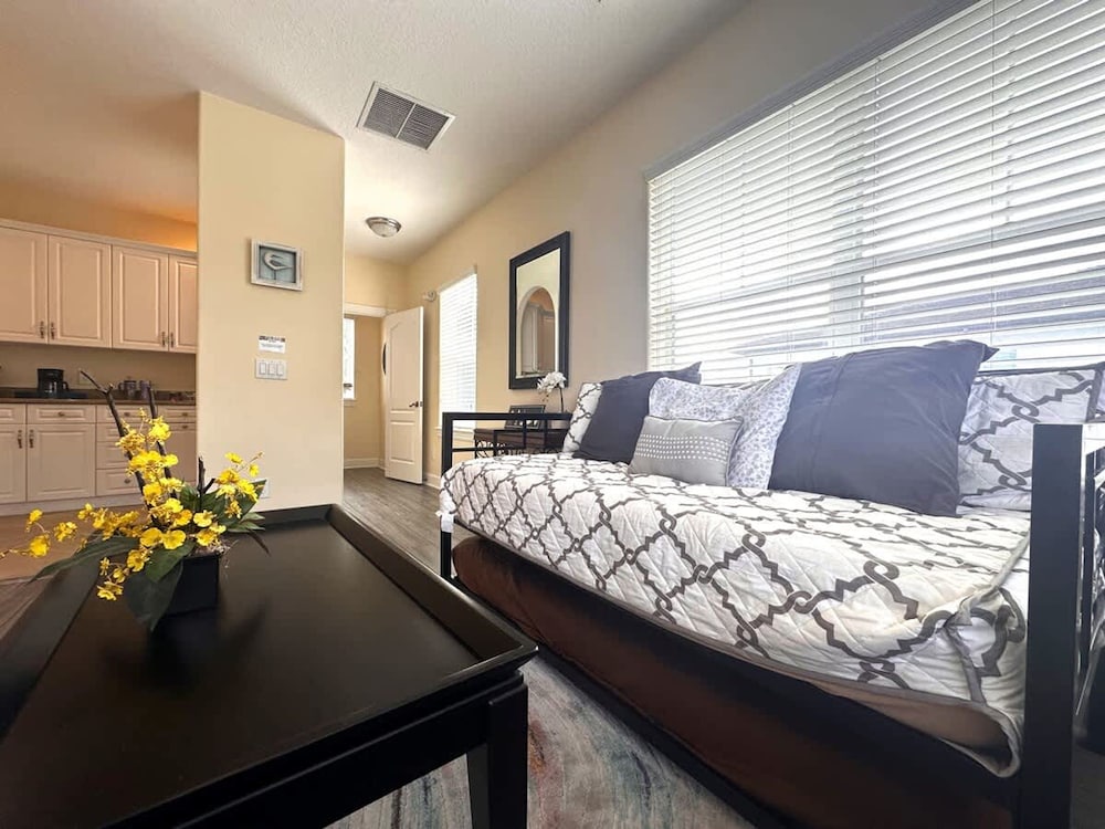Cozy Reunion Resort Home - Sleeps 4 Near Disney