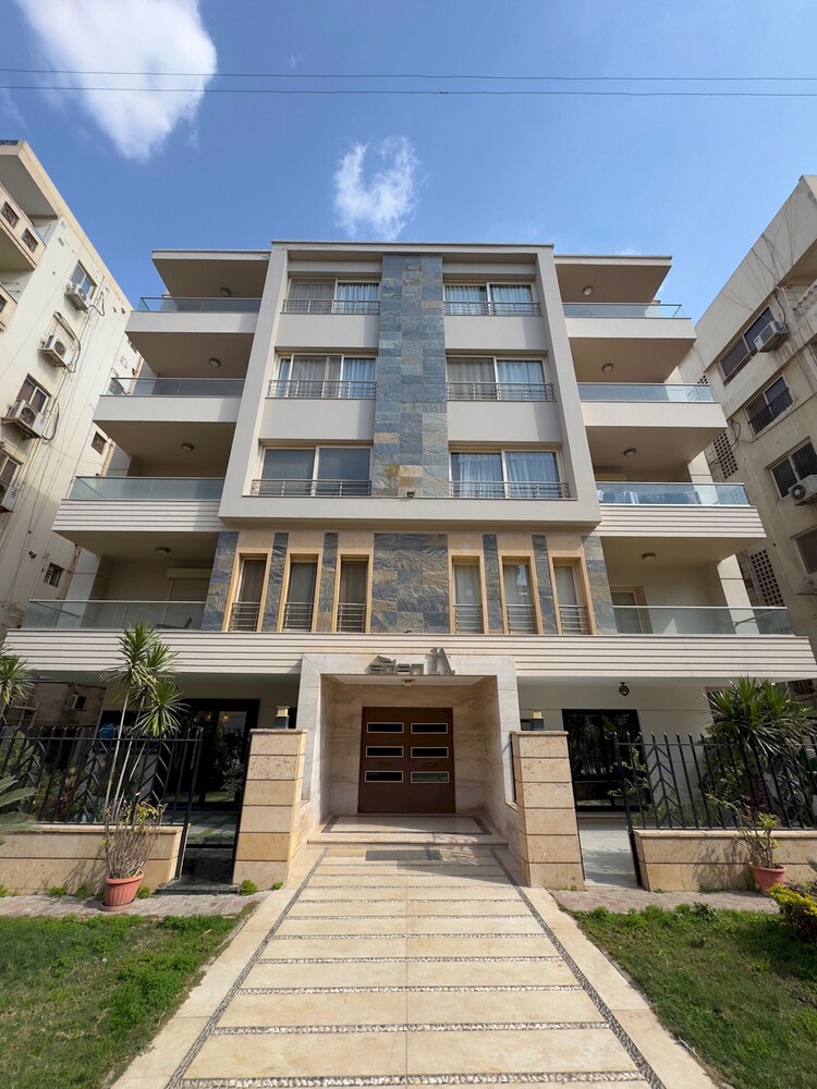 1108 Spacious 3BR Apt 2BA Near Airport