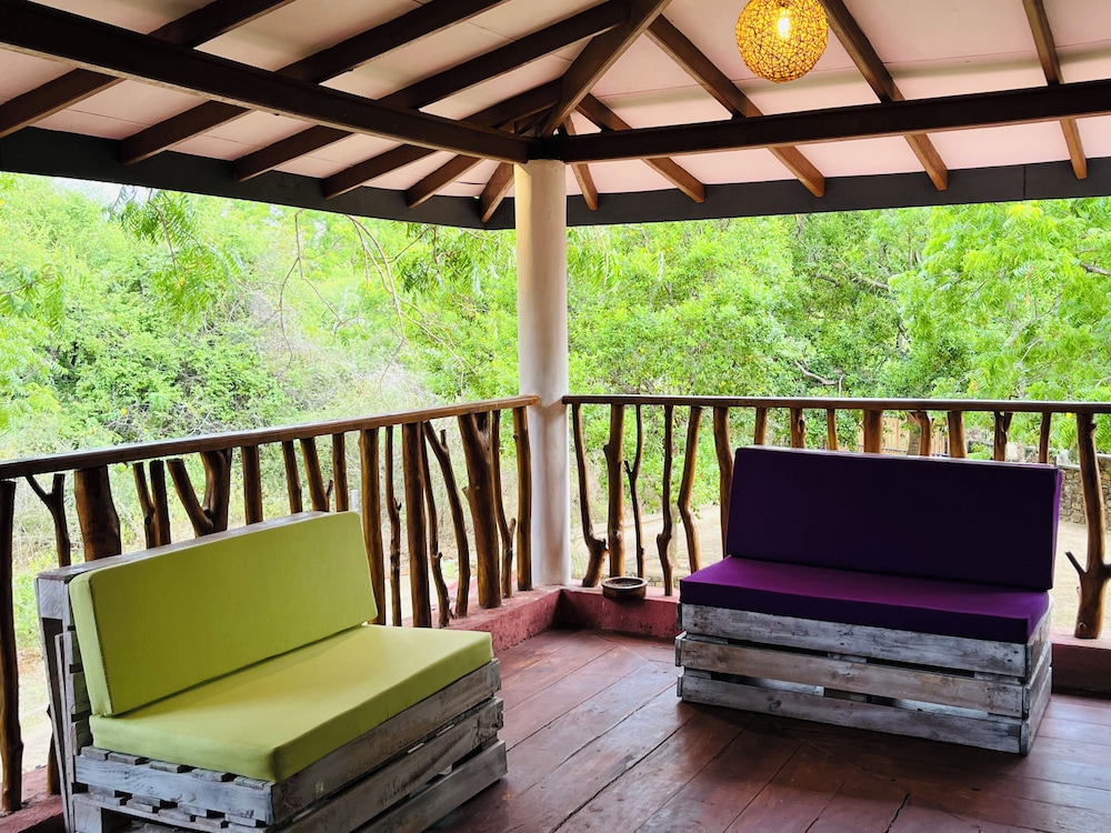 Funky Leopard Safari Lodge Bordering Yala National Park - Hostel