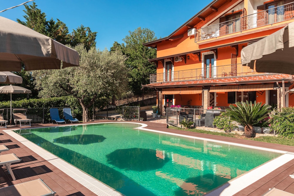 Bb La Mortella With Pool en Roccadaspide — recepcion & lobby
