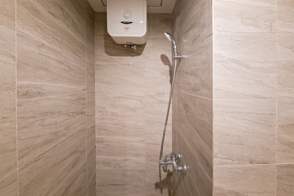 1Br Near Binus Alam Sutera At Collins Boulevard Apartement