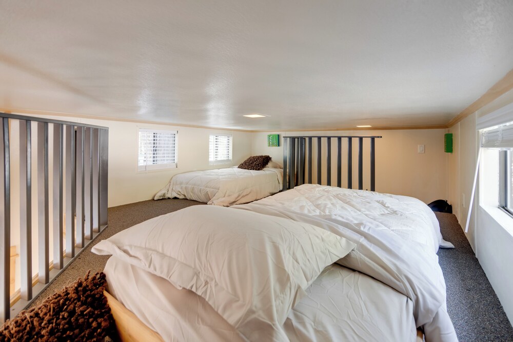 Near Lake Almanor & Golf: Cozy Cabin!