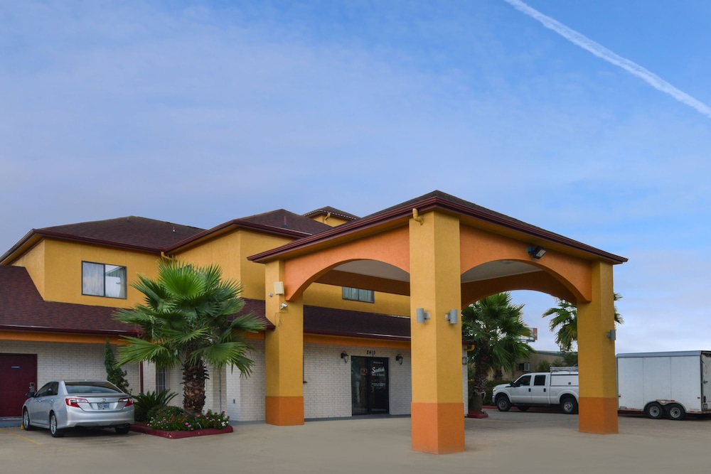 Scottish Inn & Suites Highway 6 South