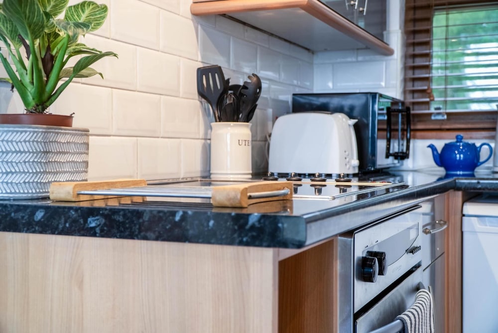 Marina House Annex - 1 Bedroom - Neyland