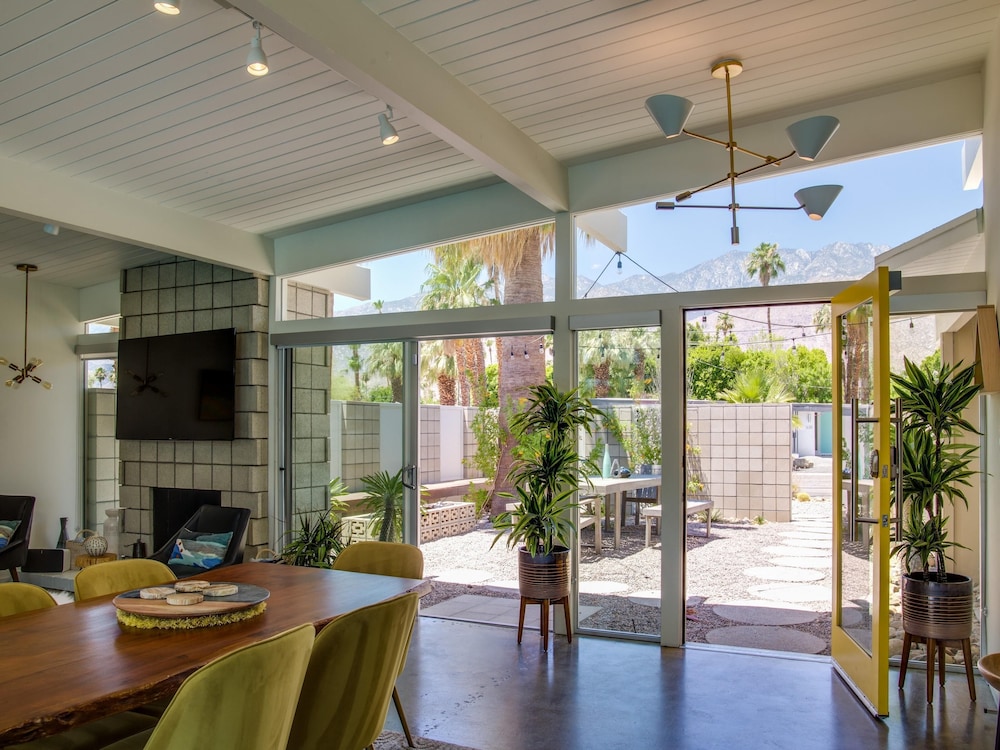 Palm Springs Vacations - West Elm House 2017: The Alexander - Property Image 16