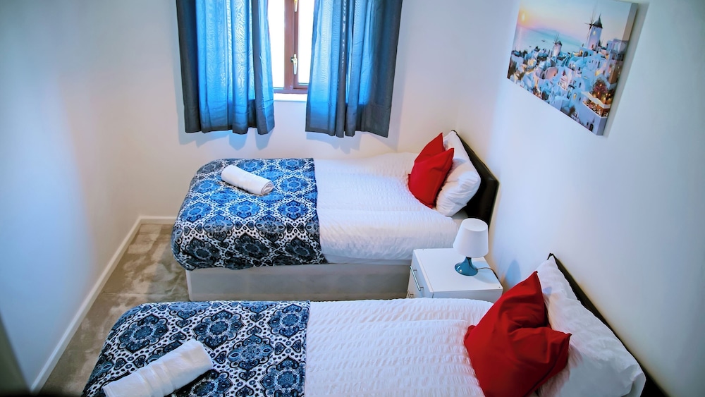 Tranquil 3B House- Sleeps 6, Garden & Free Parking