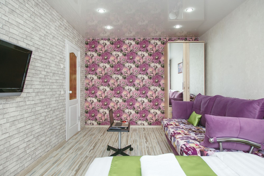 Apartments 5 zvezd Malakhitova Shkatulka view 4