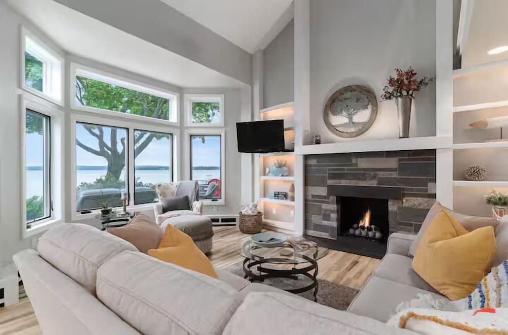 The Luxe Lake House