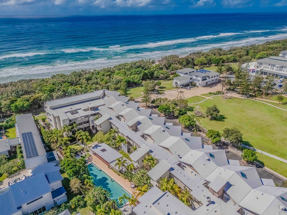 Tropical Park View Retreat 3BR Bali Resort in Kingscliff (1210)