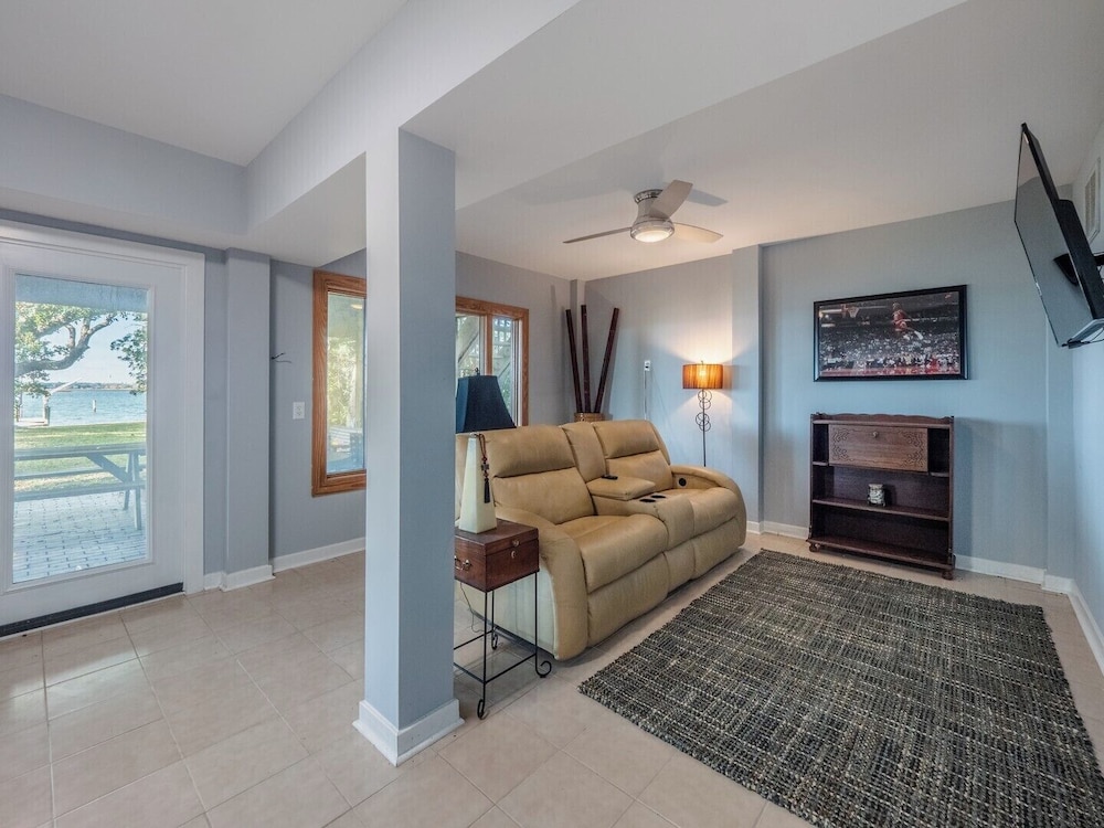 Nicholson Oaks by Topsail Realty