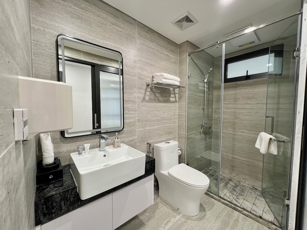 22Land Legend Residence