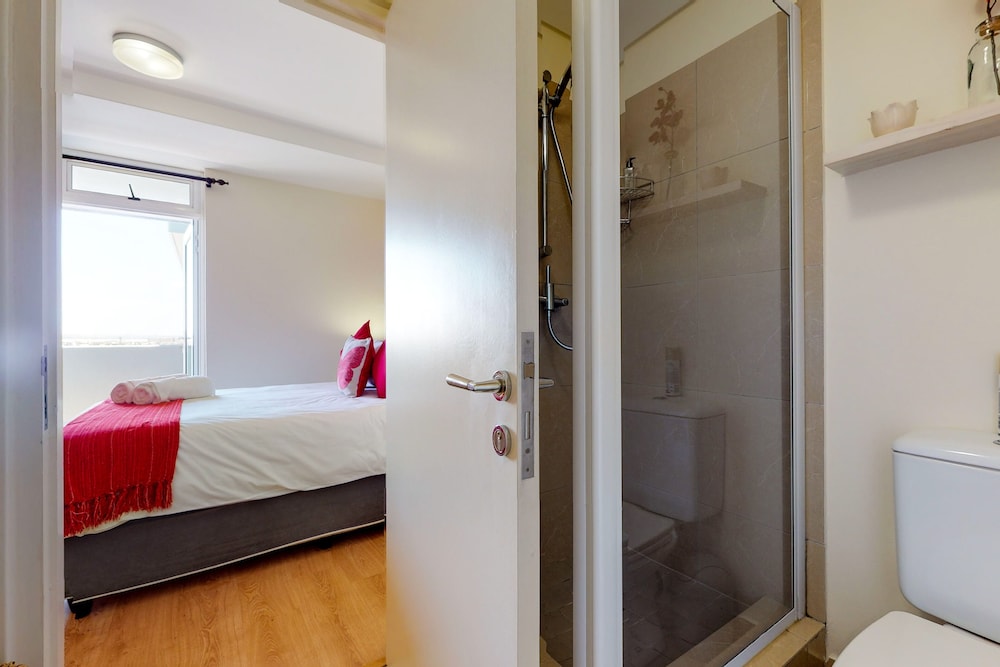 Horizon Bay 405 view 5
