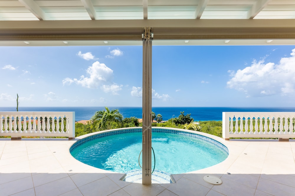 Coral Estate Holidays